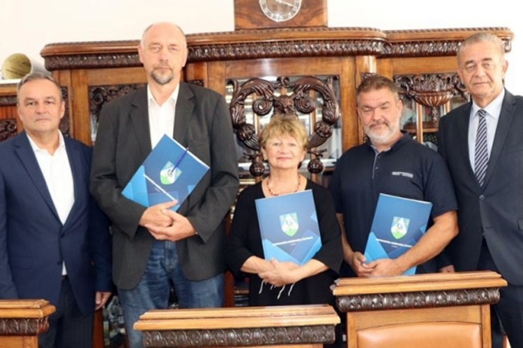 Župan Koren s predstavnicima koprivničko-križevačkih udruga potpisao ugovore vrijedne gotovo 10 tisuća eura