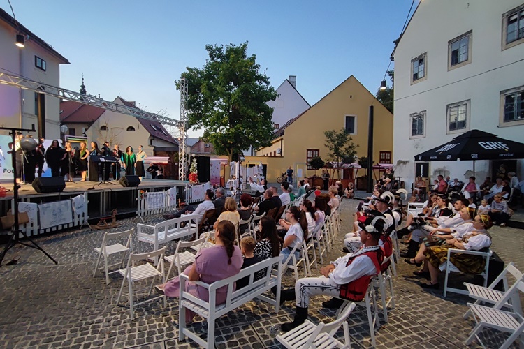 Više od 200 folkloraša u Varaždinu! Ne propustite 7. Međunarodni folklorni festival FolkoFonija!