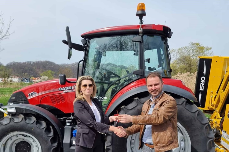 Općina Krapinske Toplice svom komunalnom poduzeću kupila traktor s priključcima za malčiranje. Jureković: Želimo malim koracima stvoriti jedno vrlo ozbiljno i dobro opremljeno poduzeće