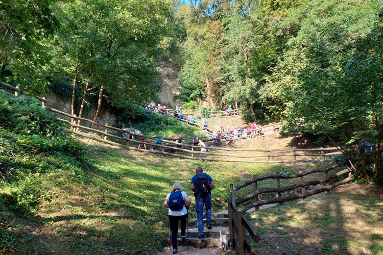 Planinarskim pohodom „Putevima dedeka Kajbumščaka“ obilježeno 140 godina organiziranog planinarenja u Krapini