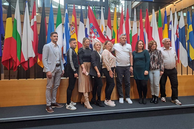 Načelnik Posavec i još osmero mještana iz Općine Petrijanec posjetili Strasbourg – upoznali se s funkcioniranjem EU parlamenta