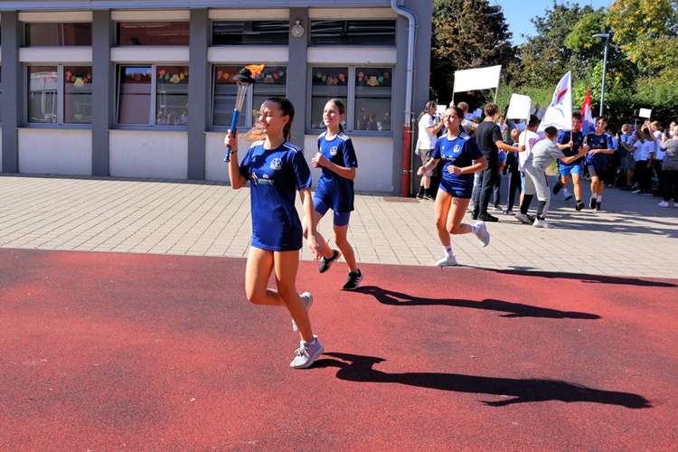 Utrka mira stigla i do Čakovca, trkače i trkačice dočekala gradonačelnica Cividini