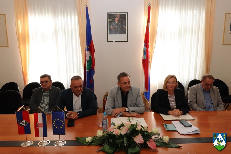 Župan Koren s predstavnicima Hrvatskih voda najavio početak radova na nasipima u Hlebinama i Goli
