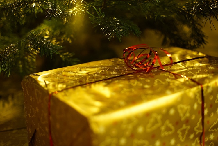 Ove godine iznosi su povećani: Općina Mače umirovljenicima će dodijeliti „Božićnice“ – zahtjevi se podnose Općini