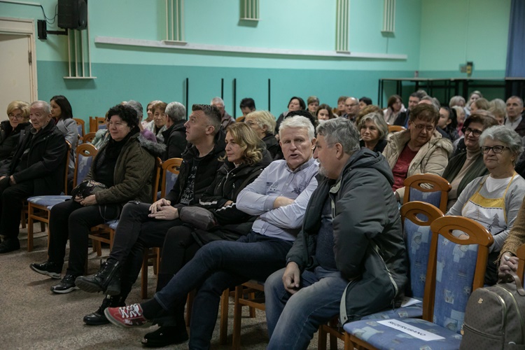 FOTO “Noć kazališta” oduševila brojne Srakare, u predstavama uživao i načelnik Novoselec