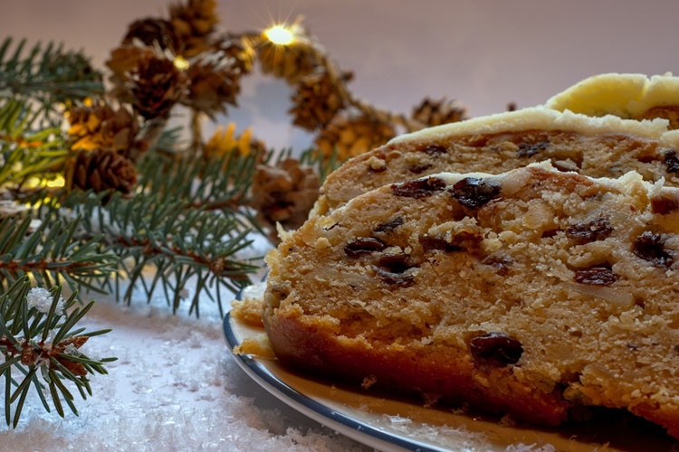 Božićni kruh s kandiranim voćem – ukusno i lijepo blagdansko iznenađenje
