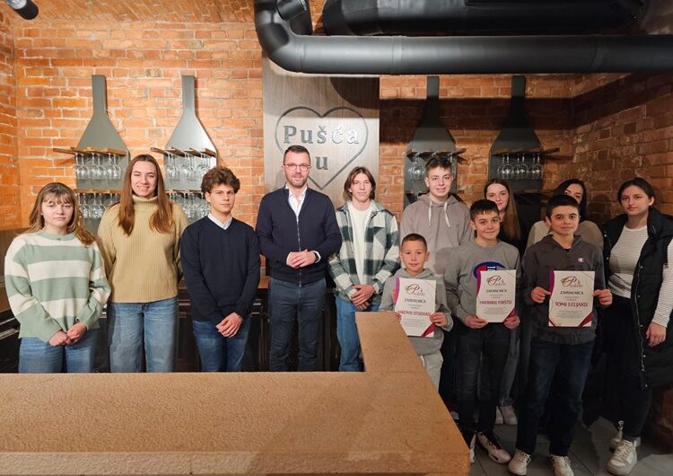 Općina Pušća: Učenici i studenti potpisali ugovore o stipendiranju