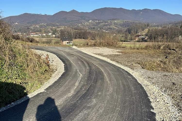 Općina Lobor na kraju još jedne uspješne godine: završeni su radovi na asfaltiranju nerazvrstanih cesta vrijedni gotovo 154 tisuće eura