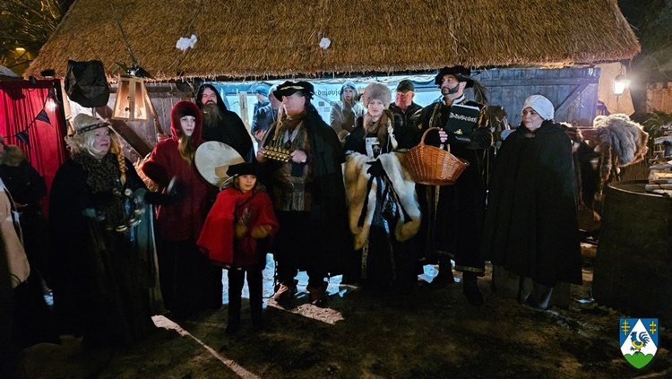 U Koprivnici Srednjovjekovni božićni sajam otvorio vrata posjetiteljima i biti će otvoren iduća tri vikenda