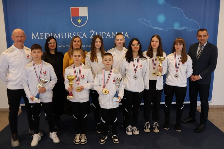 Župan Posavec primio mlade sportaše iz Karate centra Šenkovec, na Prvenstvu Hrvatske osvojili su 18 medalja