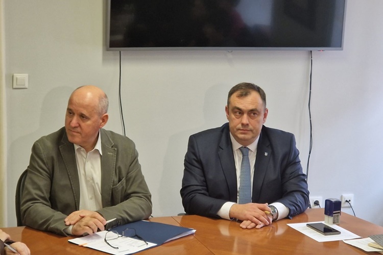 Gradonačelnik Gregurović i ministar Bačić potpisali Odluku o primopredaji predmeta državne imovine
