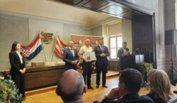 OPG Miroslav Harači osvojio zlato na izložbi u Varaždinu, čestitao mu zamjenik župana Ljubić