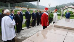Povodom 79. obljetnice Križnog puta: Premijer Andrej Plenković sa izaslanstvom, odao počast svim žrtvama kod zajedničke grobnice u Maclju