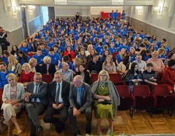 Koprivnička Gimnazija svečanom sjednicom proslavila 118. rođendan, čestitke uputio i župan Koren