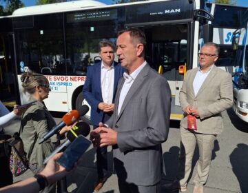 Varaždin nabavio dva nova autobusa koji nose posebne zdravstvene poruke