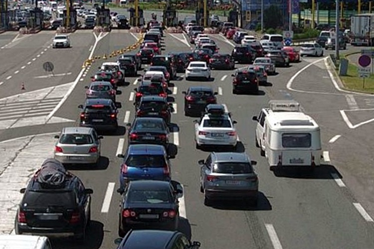 Obratite pozornost! Gust promet na cestama, kolona između Zaprešića i Zagreba zbog nesreće